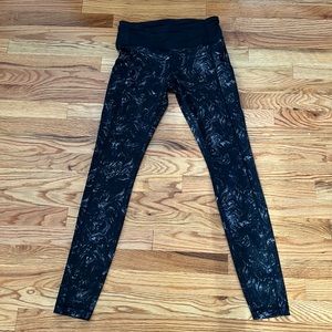 Lululemon fast and free legging black art print size 6